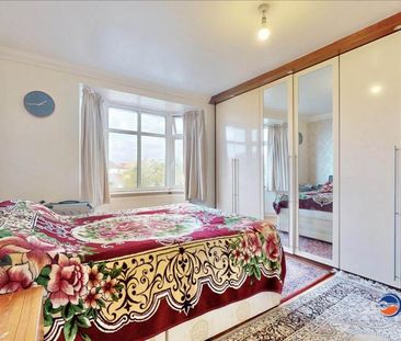 4 bedroom semi-detached house to rent - Photo 1