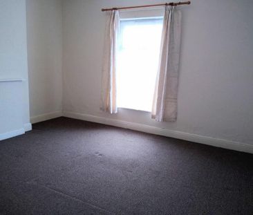 2 bedroom property to rent - Photo 3