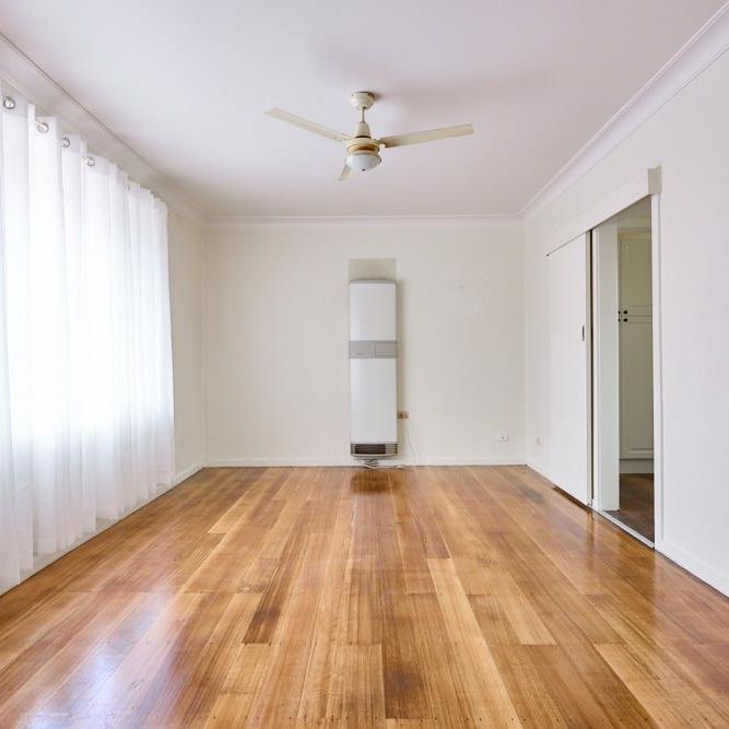 UPDATED 2 BEDROOM UNIT! - Photo 1