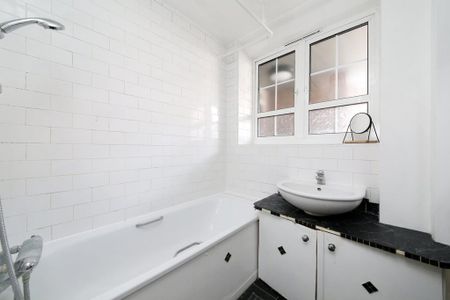 3 bedroom flat to rent - Photo 2