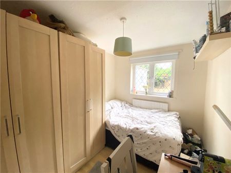 Rusham Road, Egham, Surrey, TW20 9LP - Photo 5