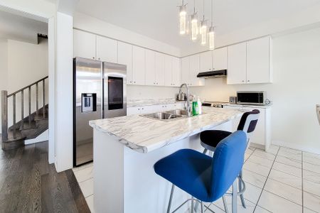 For Lease - 33 Wintergreen Crescent, Haldimand, Ontario - Photo 4