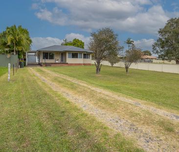 3 BEDROOM HOME WITH SPACIOUS YARD! - Photo 1