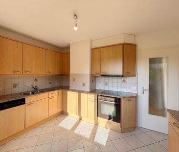 Beautiful apartment 3.5p – 2 CHB / Garden with lake view / Private ... - Photo 6