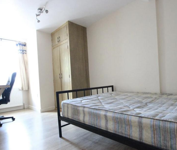 8 bedroom semi-detached house to rent - Photo 1