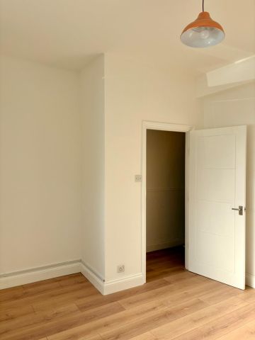 2 Bed Flat, St. Andrew's Road, E17 - Photo 2