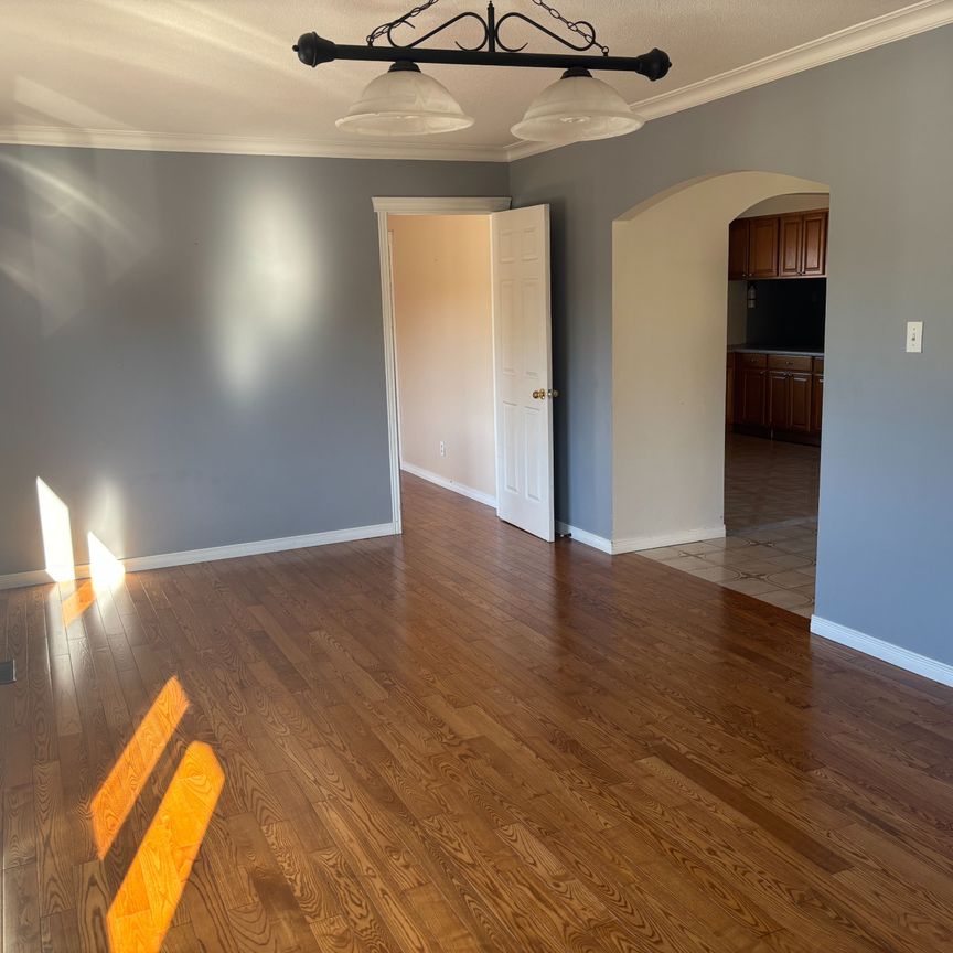 For Lease - 232 Barton Street Unit# Upper, Hamilton, Ontario - Photo 1