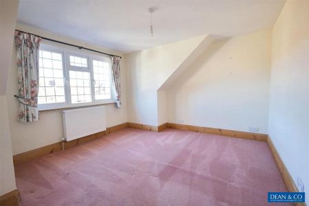 4 bedroom semi-detached bungalow to rent - Photo 4