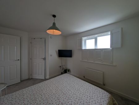 3 bedroom semi-detached house to rent - Photo 5