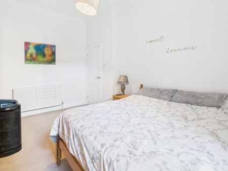 2 bedroom ground floor flat to rent - Photo 5