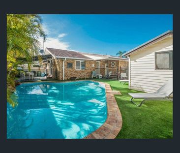 Luxurious Fully Furnished 4-Bedroom Home with swimming pool for Sho... - Photo 4