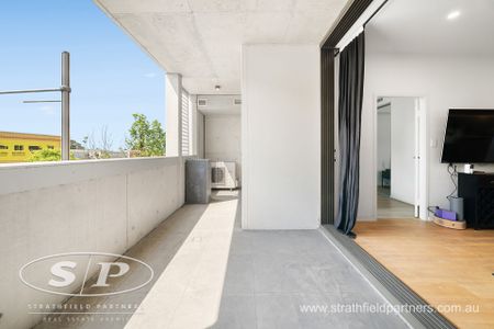 Stylish 1 Bedroom Plus Study Apartment - Photo 3