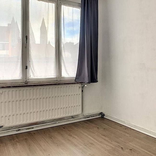 Appartement te huur in Tournai voor € 700 met 2 slaapkamers - Foto 1