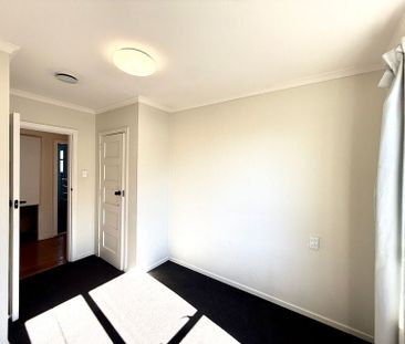 Charming 4BR Home in Bryndwr - Photo 4