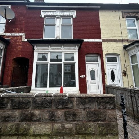 Marlborough Road, SMETHWICK, B66 - Photo 1