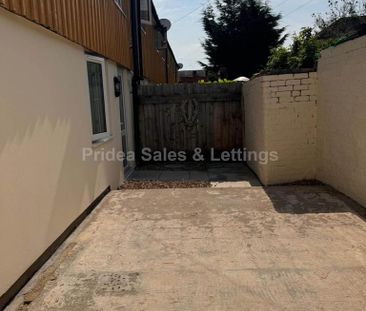 3 bedroom terraced house to rent - Photo 6