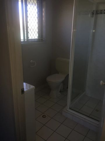 “4 Bedroom home on large block” - Photo 5