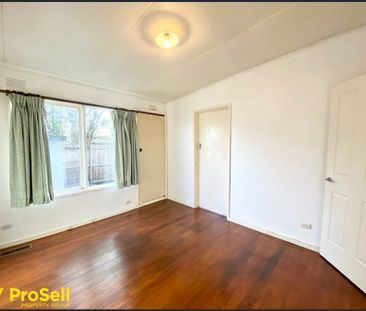3-bedroom unit in a convenient location - Photo 2