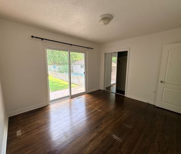 For Lease - 4382 New Street, Burlington, Ontario - Photo 2