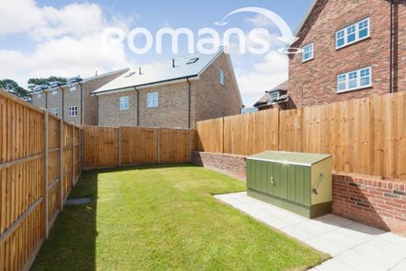 3 bedroom semi-detached house to rent - Photo 4