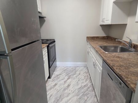 For Lease - 8800 Willoughby Drive Unit# 311, Niagara Falls, Ontario - Photo 2