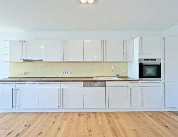 Seezugang mit Bootssteg, 4-WE mit 2 Balkonen, EBK, 2 Bäder, Kamin - Foto 1