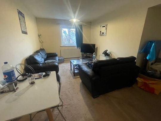 3 bedroom private hall to rent - Photo 1