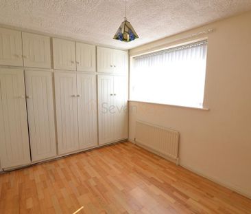 2 bedroom end of terrace house to rent - Photo 6