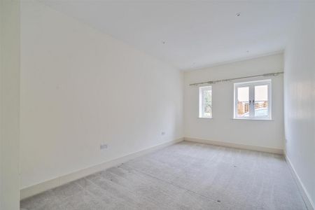 2 bedroom end of terrace house to rent - Photo 5