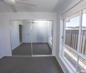 BRAND NEW 4-BEDROOM DUPLEX!! - Photo 3