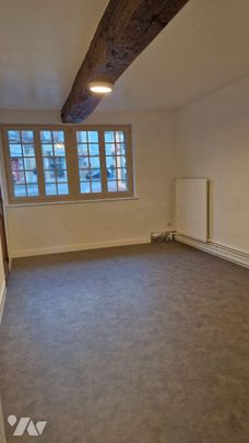 Un appartement de plain pied en plein centre de Forges Les Eaux, comprenant séjour, salle à man... - Photo 1