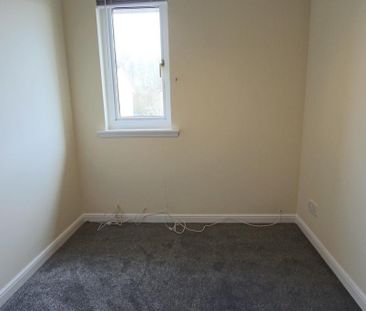 3 bedroom end of terrace house to rent - Photo 4