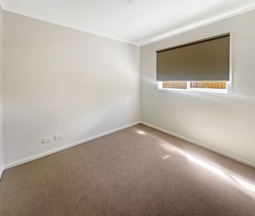 5 Brindabella Crescent, Donnybrook, Vic 3064 - Photo 3