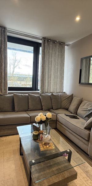 Quilters Way, Aylesbury, Stoke Mandeville - Photo 1