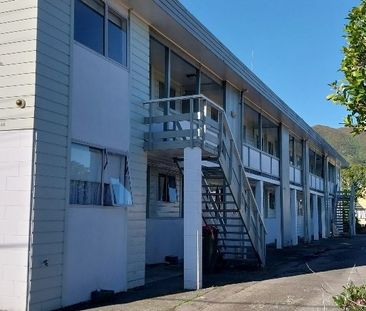 46 Awamutu Grove, Waiwhetu - Photo 3