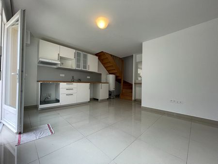 House - Photo 2