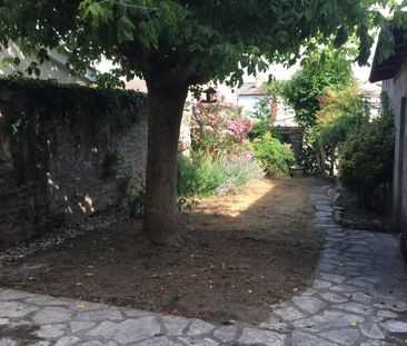 Location Maison 5 pièces 102m² STE BAZEILLE 47180 - Photo 3