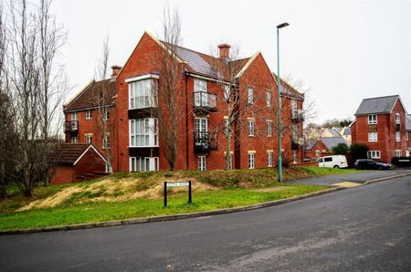 Alexandra Close, Dursley, Glos - Photo 5