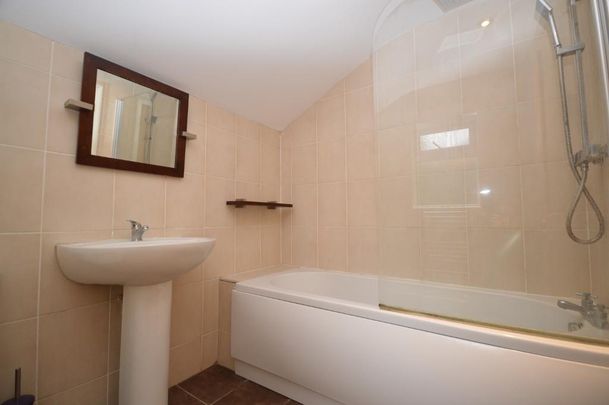 3 bedroom terraced house to rent - Photo 1