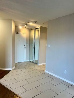 For Lease - 1001 Cedarglen Gate Unit# 423, Mississauga, Ontario - Photo 1
