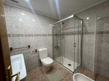 Carrer de Josep Benlliure, Valencia, Valencian Community 46011 - Photo 4