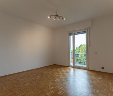 Schöne ca. 66m² große 2-Zimmer-Wohnung mit Balkon, Einbauküche und ... - Photo 2