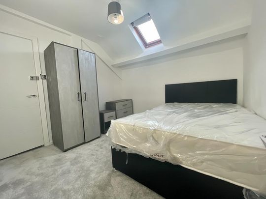 1 bedroom in a flat share to rent - Photo 1