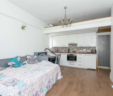 Studio to rent - Photo 2