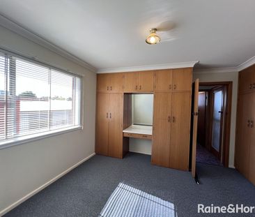 Updated, Central & Spacious with no maintenance - Photo 4