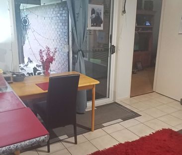 Carseldine - Photo 1