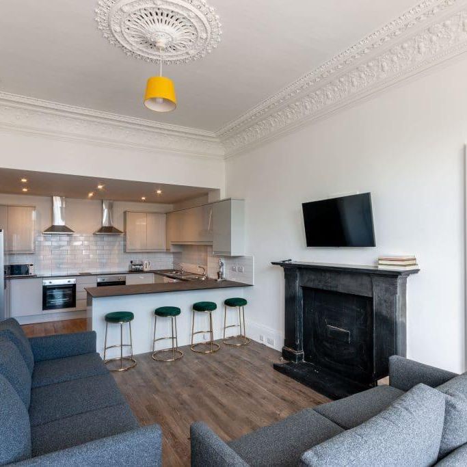 9 bedroom flat share to rent - Photo 1