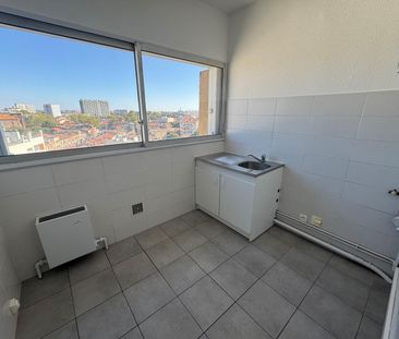 TOULOUSE / Location Appartement 1 Pièce 28 m² - Photo 2