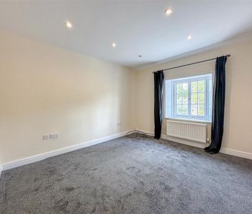 2 bedroom end of terrace house to rent - Photo 2