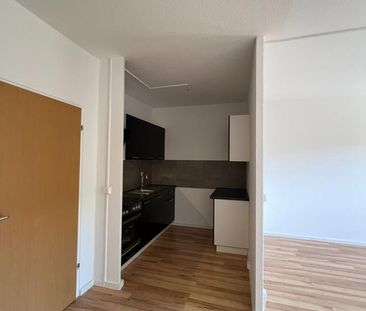 GEMÜTLICH WOHNEN - 3 Zimmer, moderne EBK & Balkon - Foto 1
